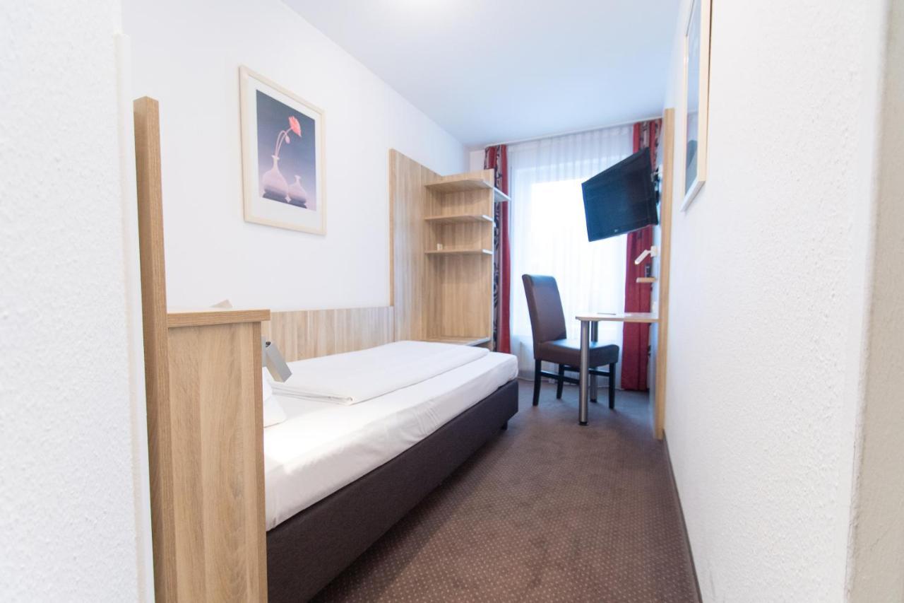 Taste Smart Hotel Backnang Exteriör bild